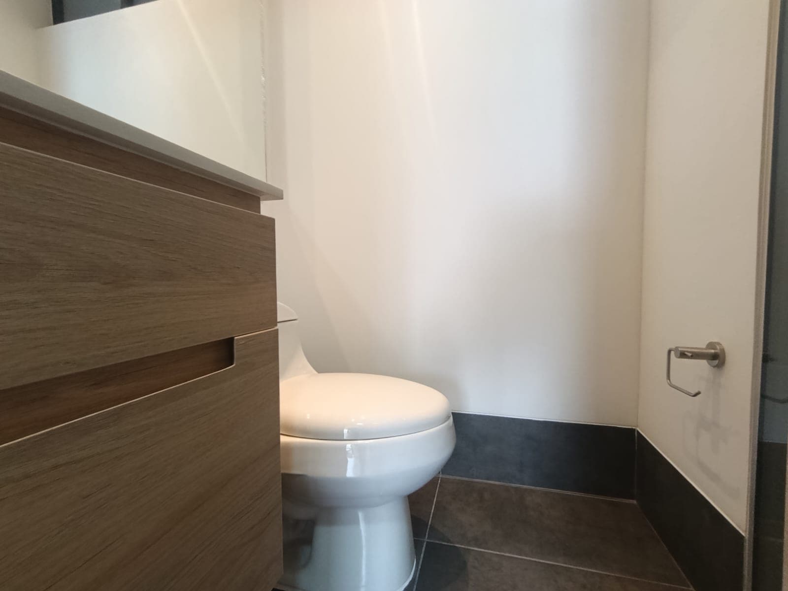 Apartamento en arriendo en Los Balsos, El Poblado, Medellín — foto 4 de 14
