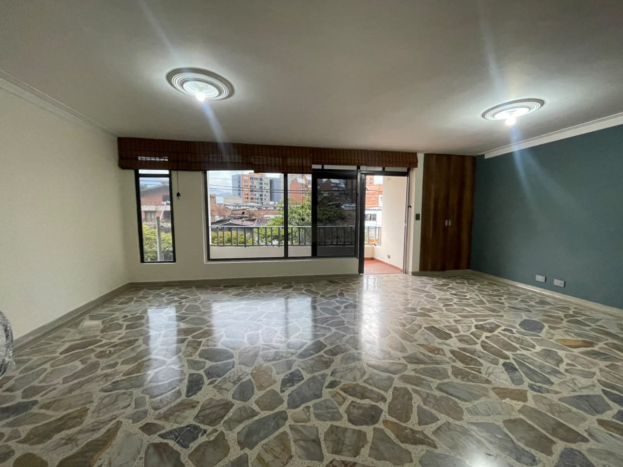Apartamento en arriendo en Conquistadores, Laureles, Medellín — foto 2 de 18