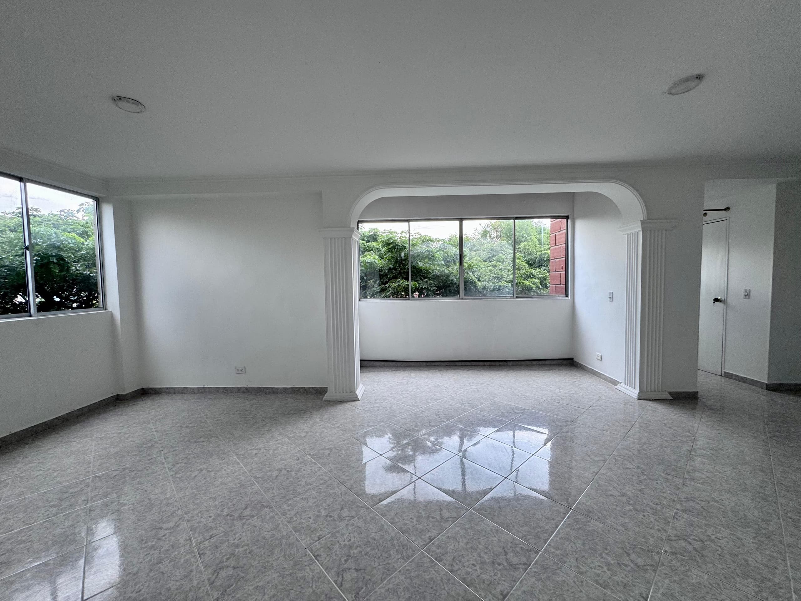 Apartamento en arriendo en El Dorado Envigado — foto 3 de 15