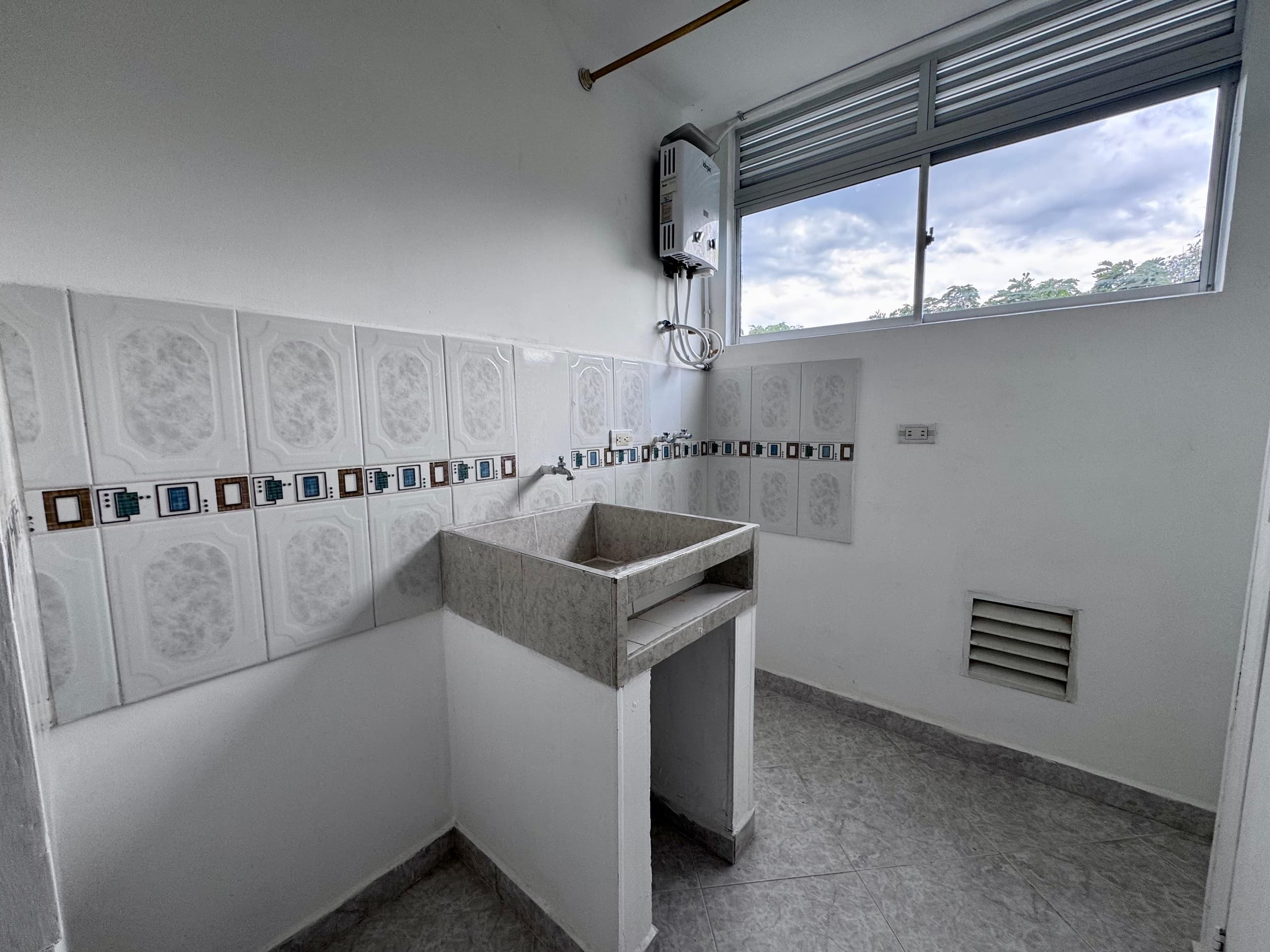 Apartamento en arriendo en El Dorado Envigado — foto 5 de 15