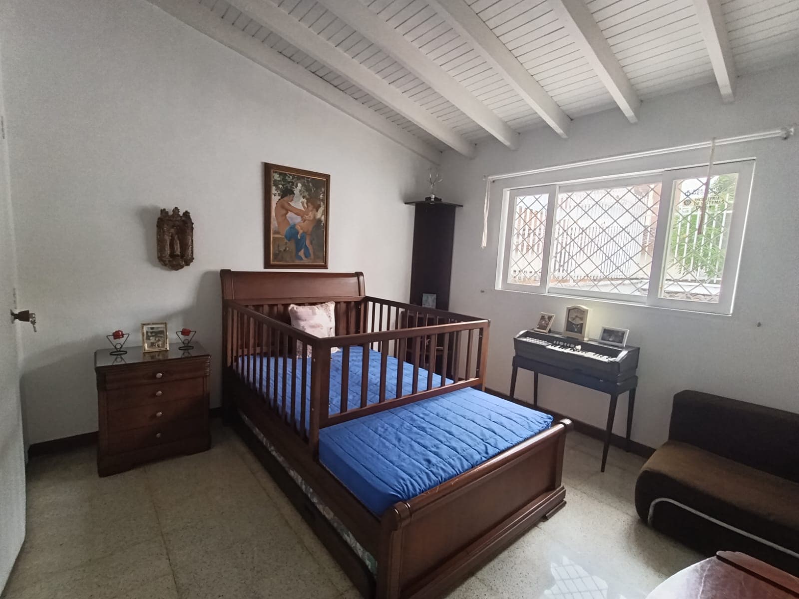 Casa Comercial en arriendo en El Nogal Los Almendros, Belen, Medellín — foto 1 de 15