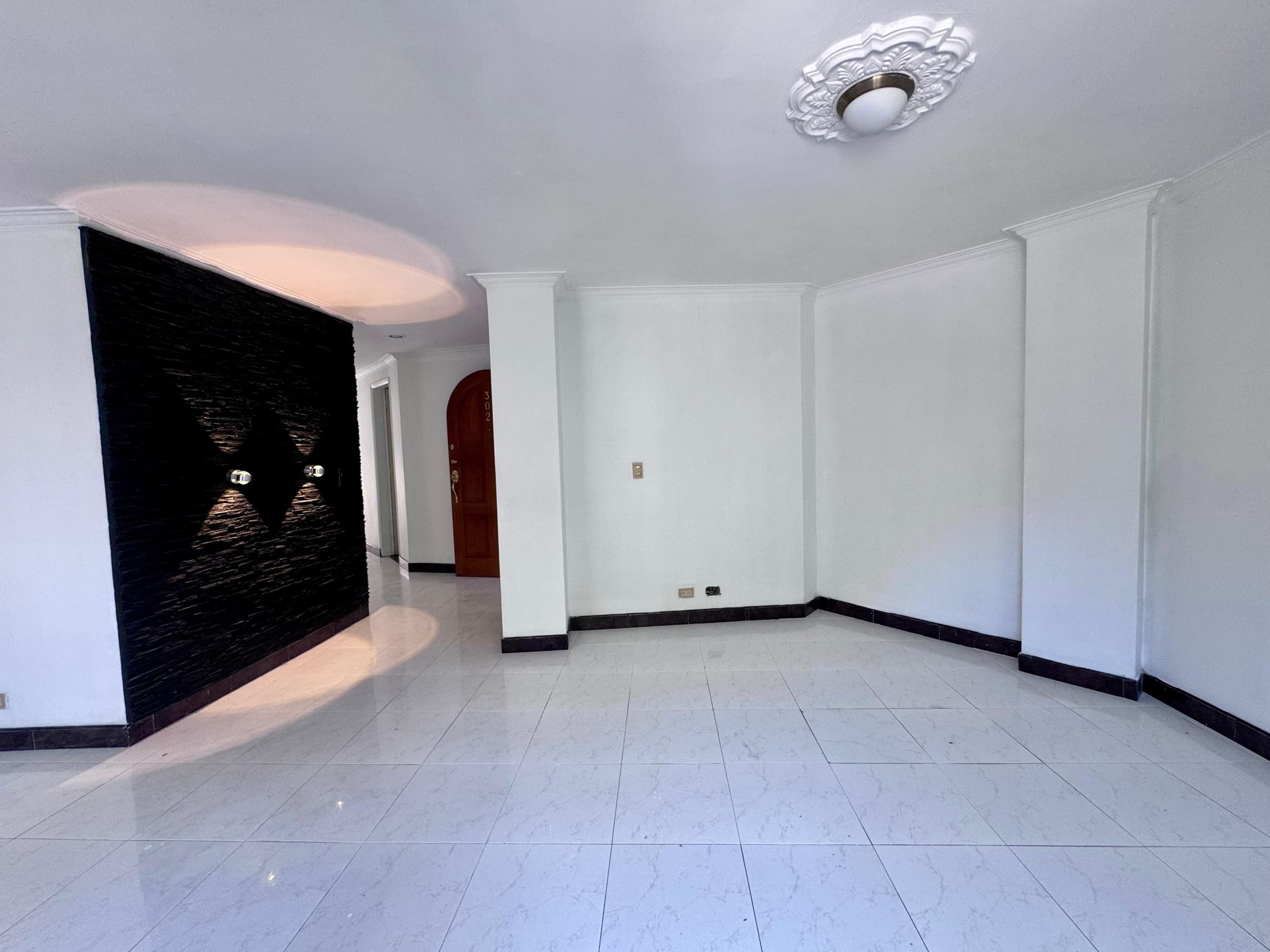 Apartamento en arriendo en La Asomadera, El Poblado, Medellín — foto 3 de 20
