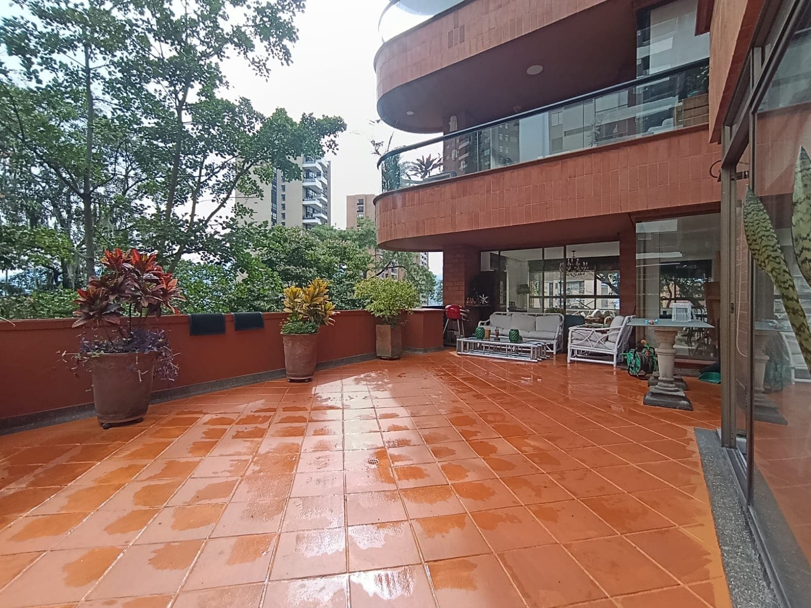 Apartamento en arriendo en Lalinde, El Poblado, Medellín — foto 1 de 20
