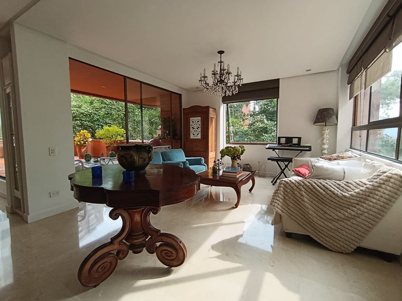 Apartamento en arriendo en Lalinde, El Poblado, Medellín — foto 3 de 20