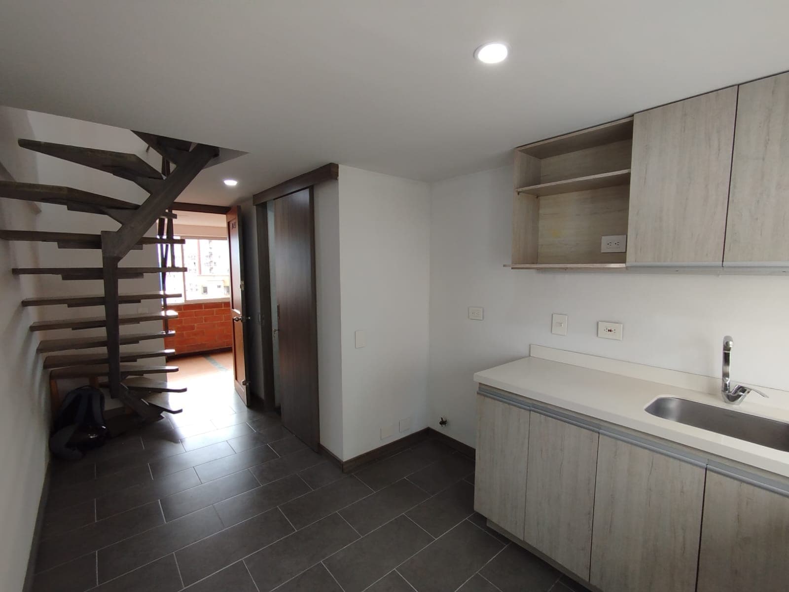 Apartamento en arriendo en Santa María de los Ángeles, El Poblado, Medellín — foto 2 de 11