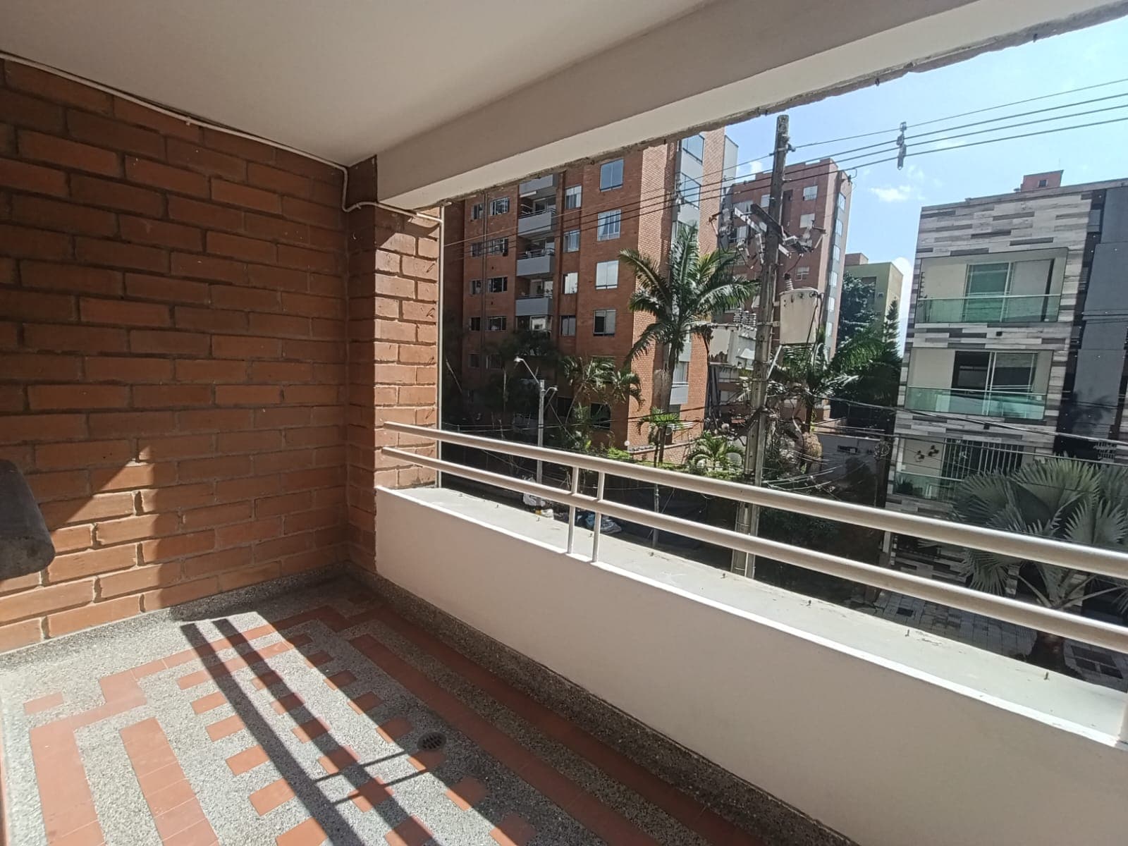 Apartaestudio en arriendo en La Castellana, Laureles, Medellín — foto 2 de 20