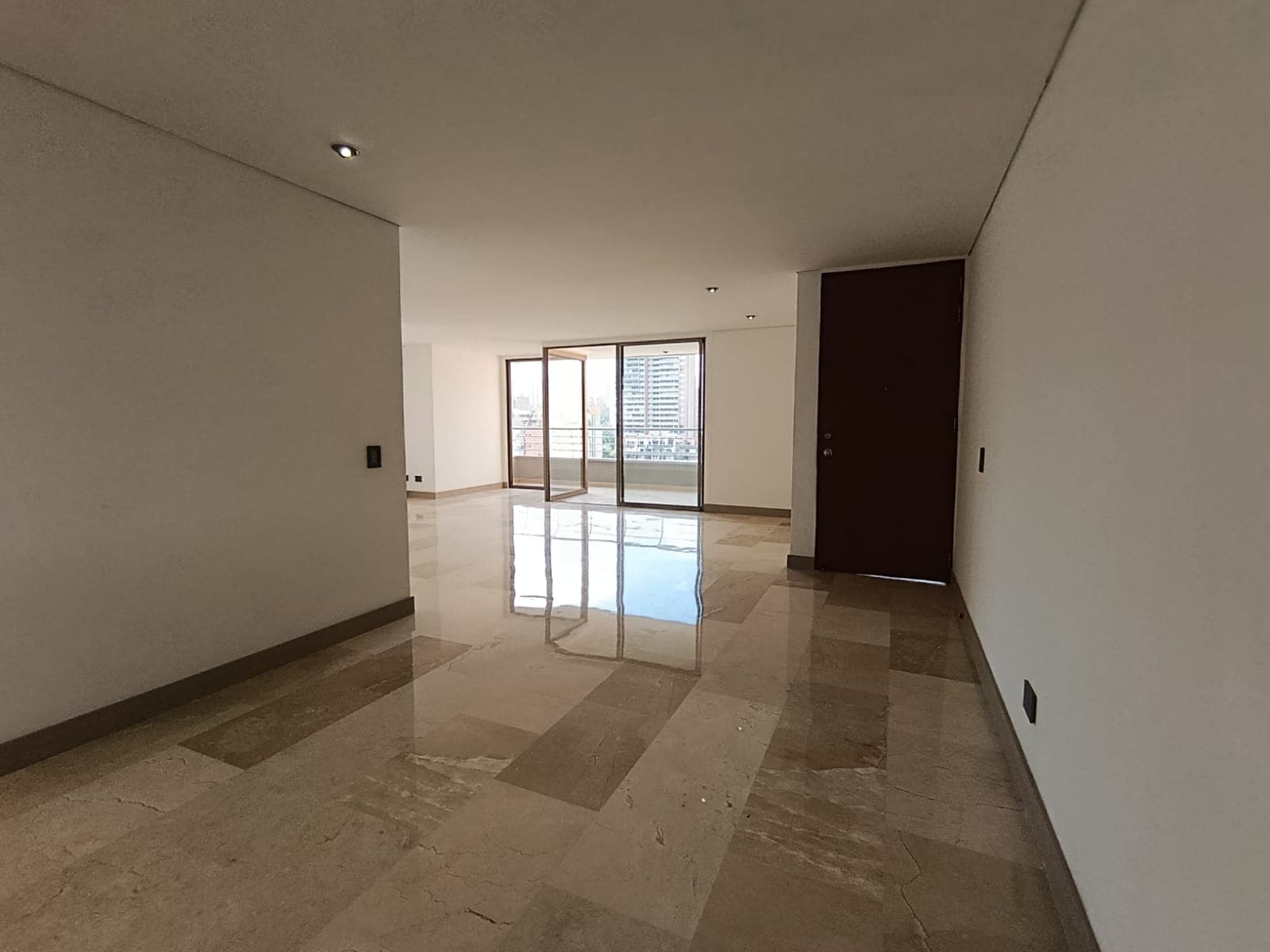 Apartamento en arriendo en Loma de los Parra, El Poblado, Medellín — foto 5 de 20
