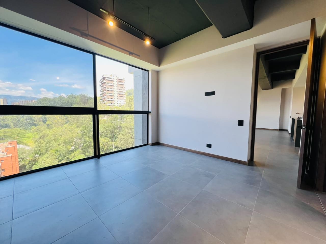 Apartaestudio en arriendo en Altos del Poblado Cola del Zorro, Medellín — foto 2 de 15