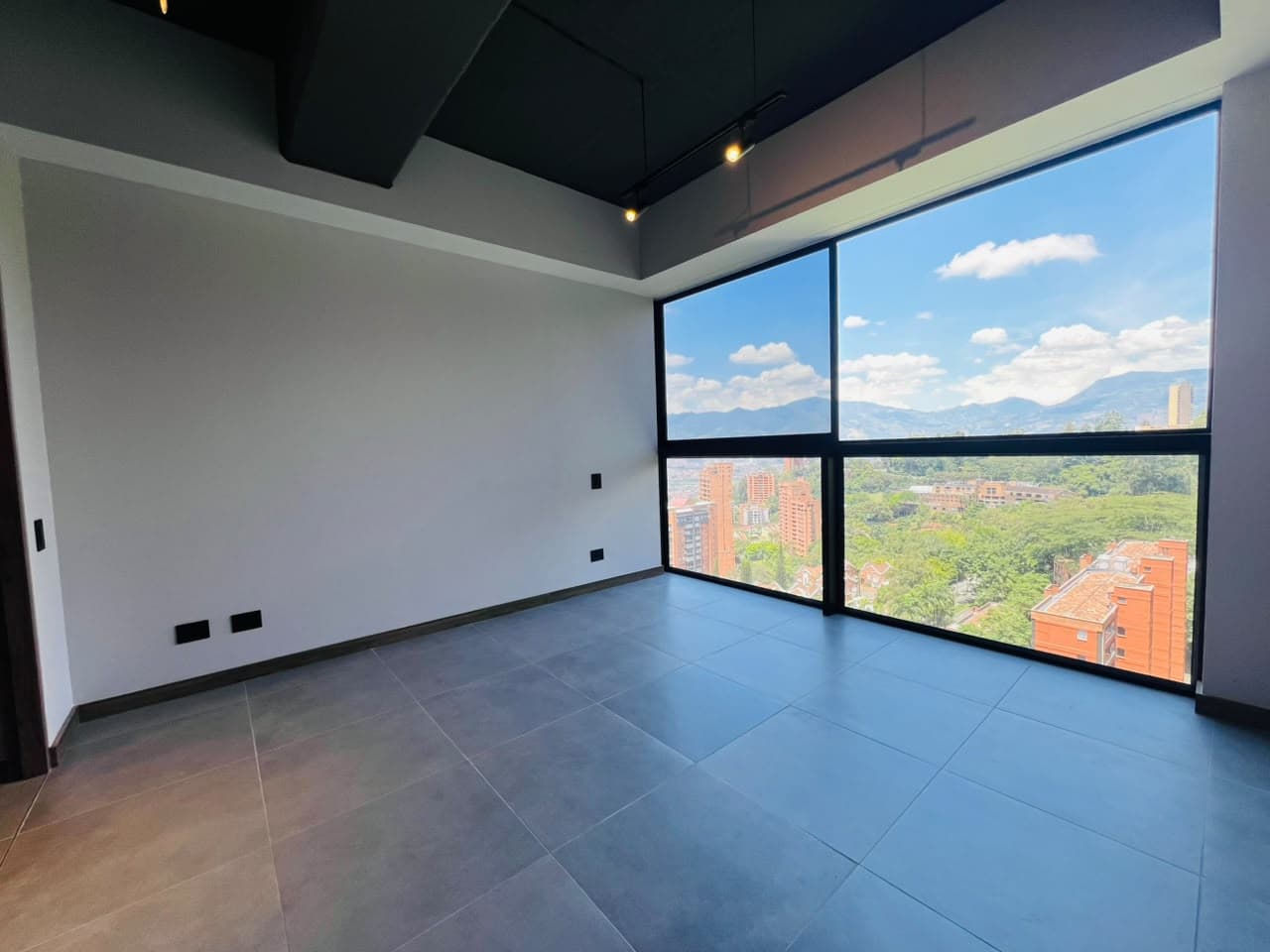 Apartaestudio en arriendo en Altos del Poblado Cola del Zorro, Medellín — foto 4 de 15