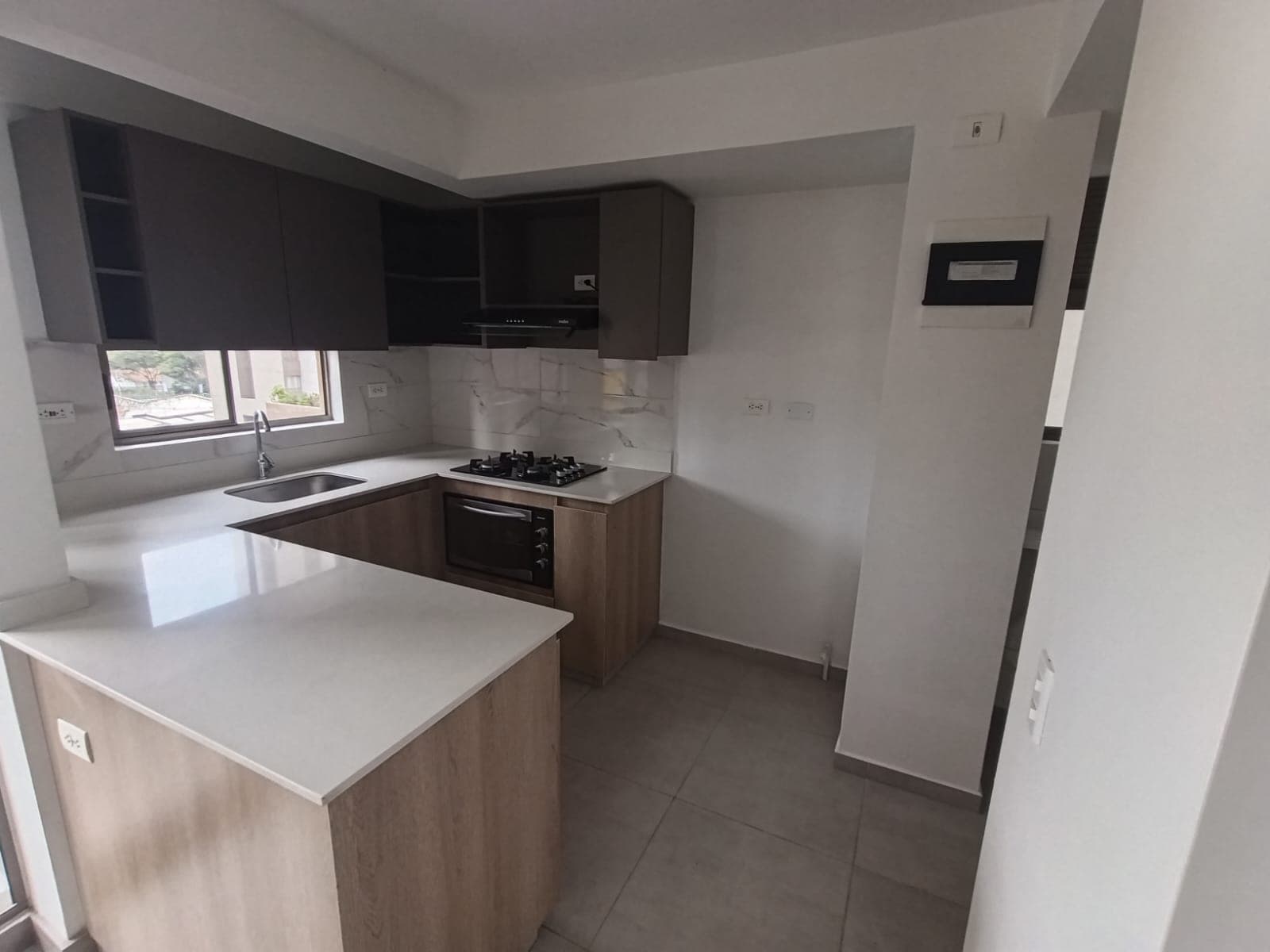 Apartamento en arriendo en Santa Ana Bello — foto 1 de 16