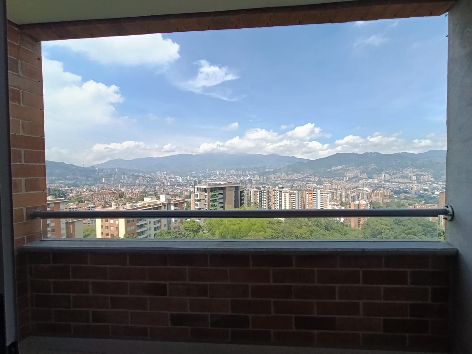 Apartamento en arriendo en Loma del Esmeraldal, Envigado — foto 1 de 20