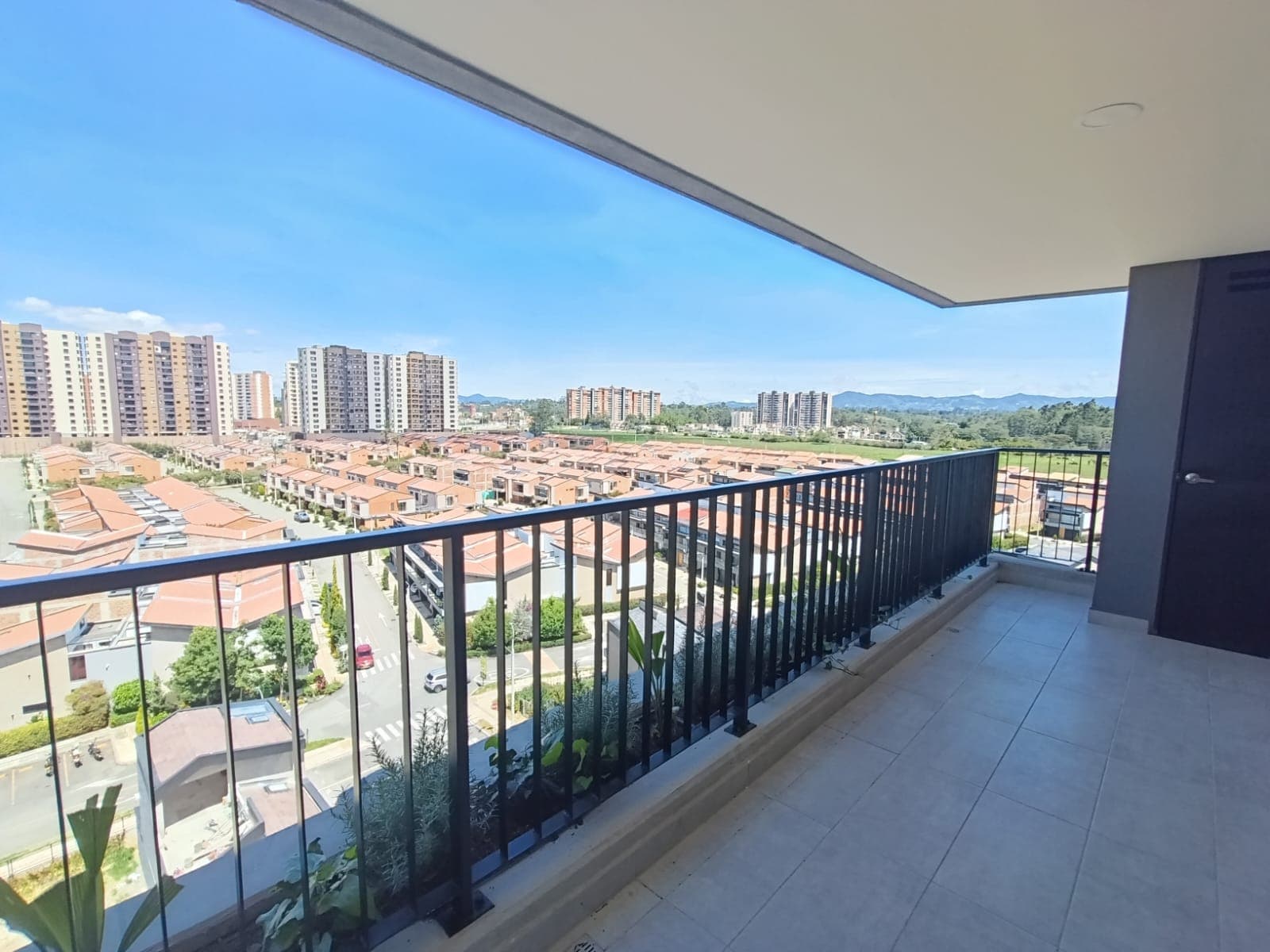Apartamento en arriendo en San Antonio de Pereira, Rionegro — foto 1 de 15