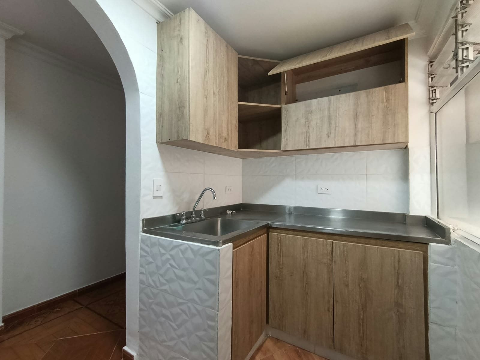 Apartamento en arriendo en Boston, Centro, Medellín — foto 1 de 15