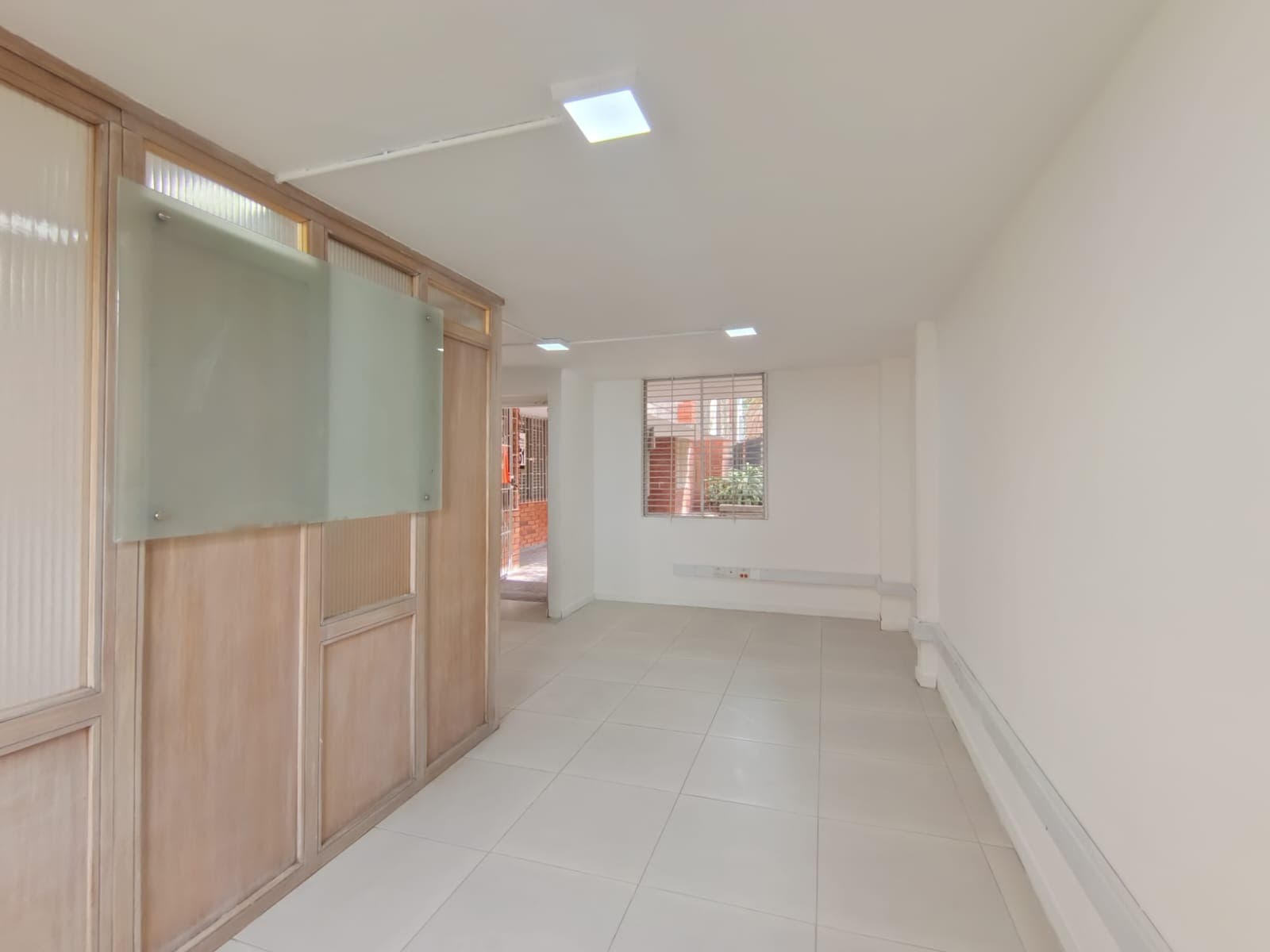 Oficina en arriendo en El Velódromo, Laureles, Medellín — foto 3 de 10