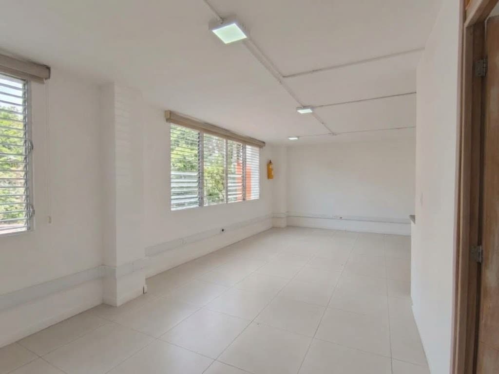 Oficina en arriendo en El Velódromo, Laureles, Medellín — foto 5 de 10