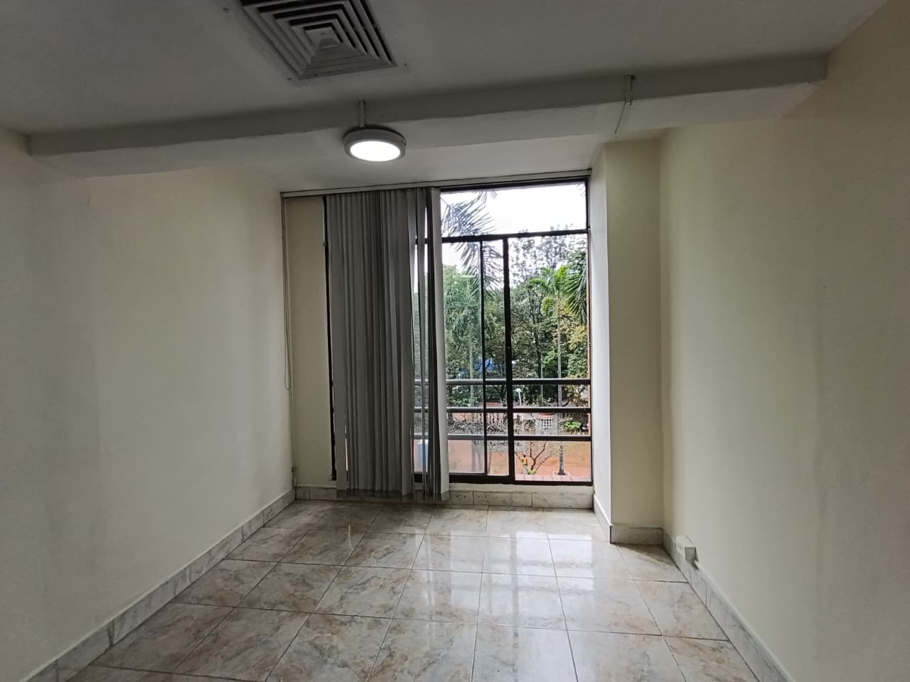 Oficina en arriendo en Parque Poblado, Medellín — foto 3 de 10