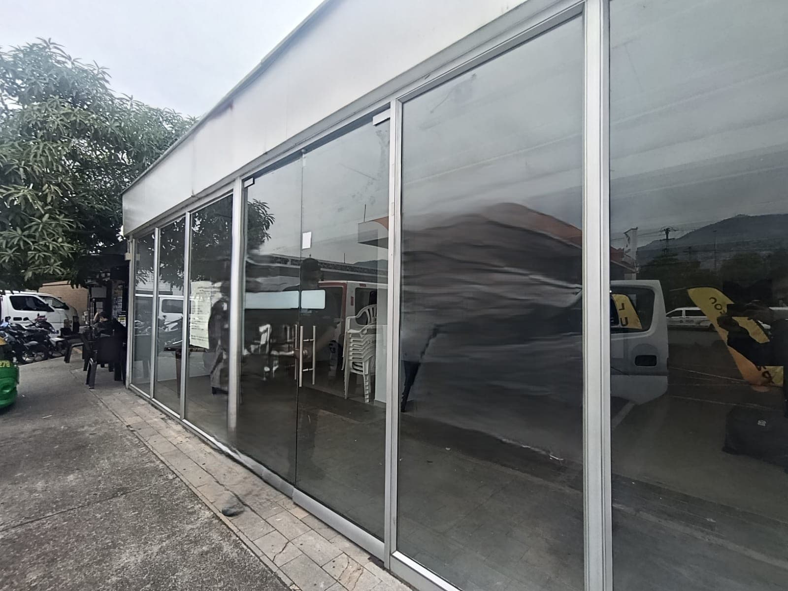 Local en arriendo en Caribe, Centro, Medellín — foto 1 de 12