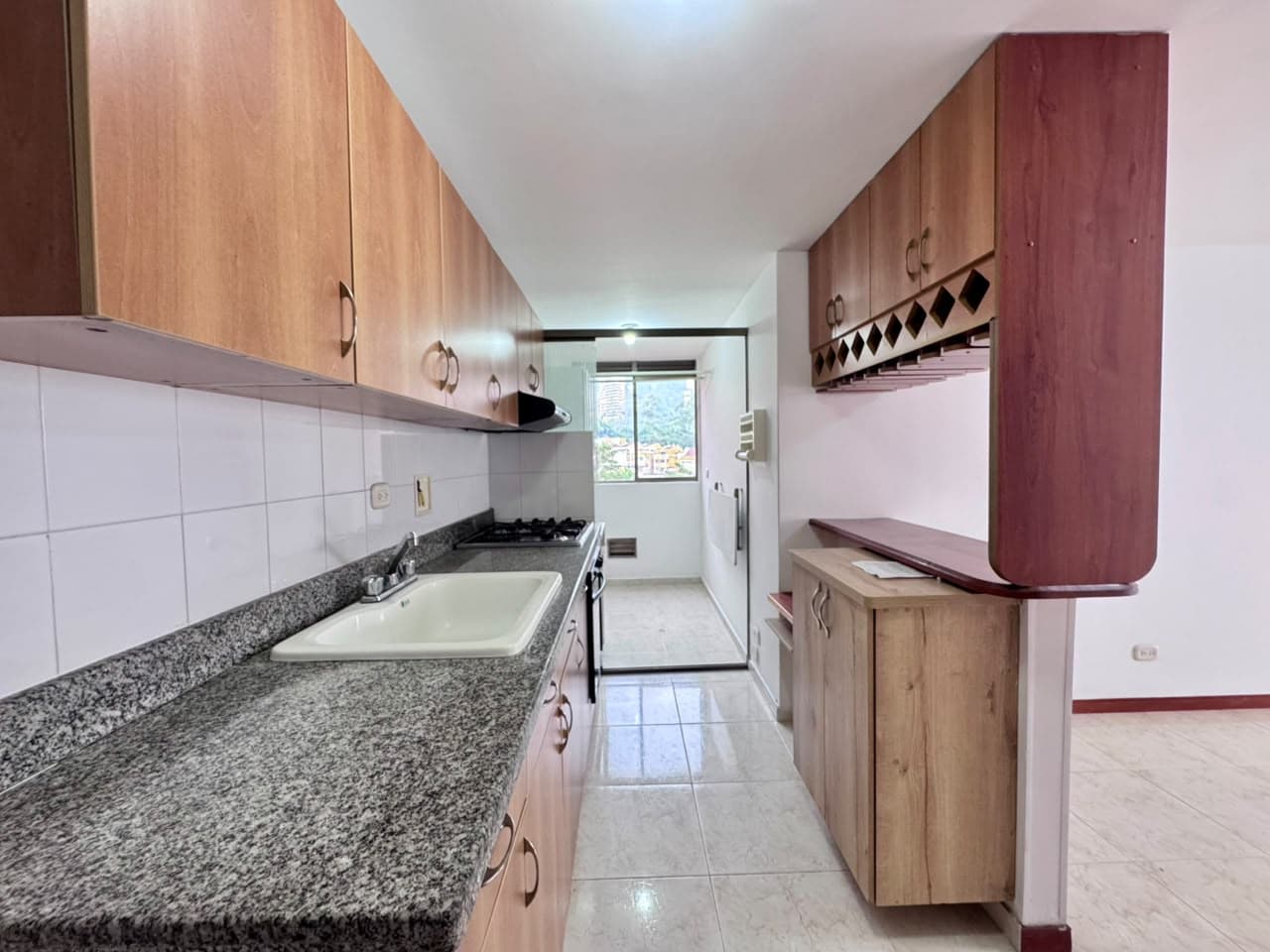Apartamento en arriendo en La Visitacion Los Gonzalez, El Poblado, Medellín — foto 4 de 15