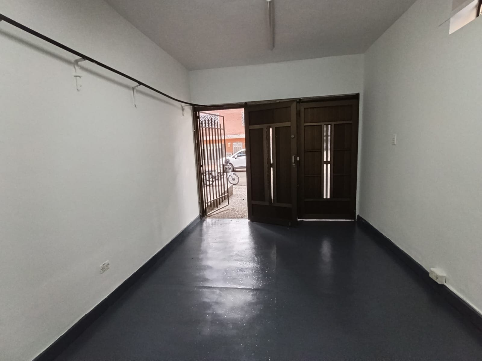 Local en arriendo en Estadio, Laureles, Medellín — foto 1 de 20
