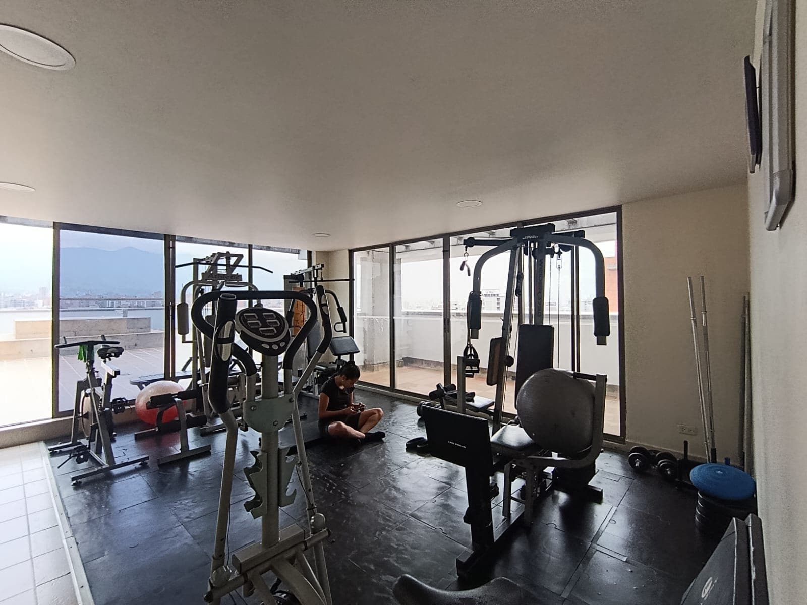Apartamento en arriendo en Conquistadores, Laureles, Medellín — foto 2 de 20