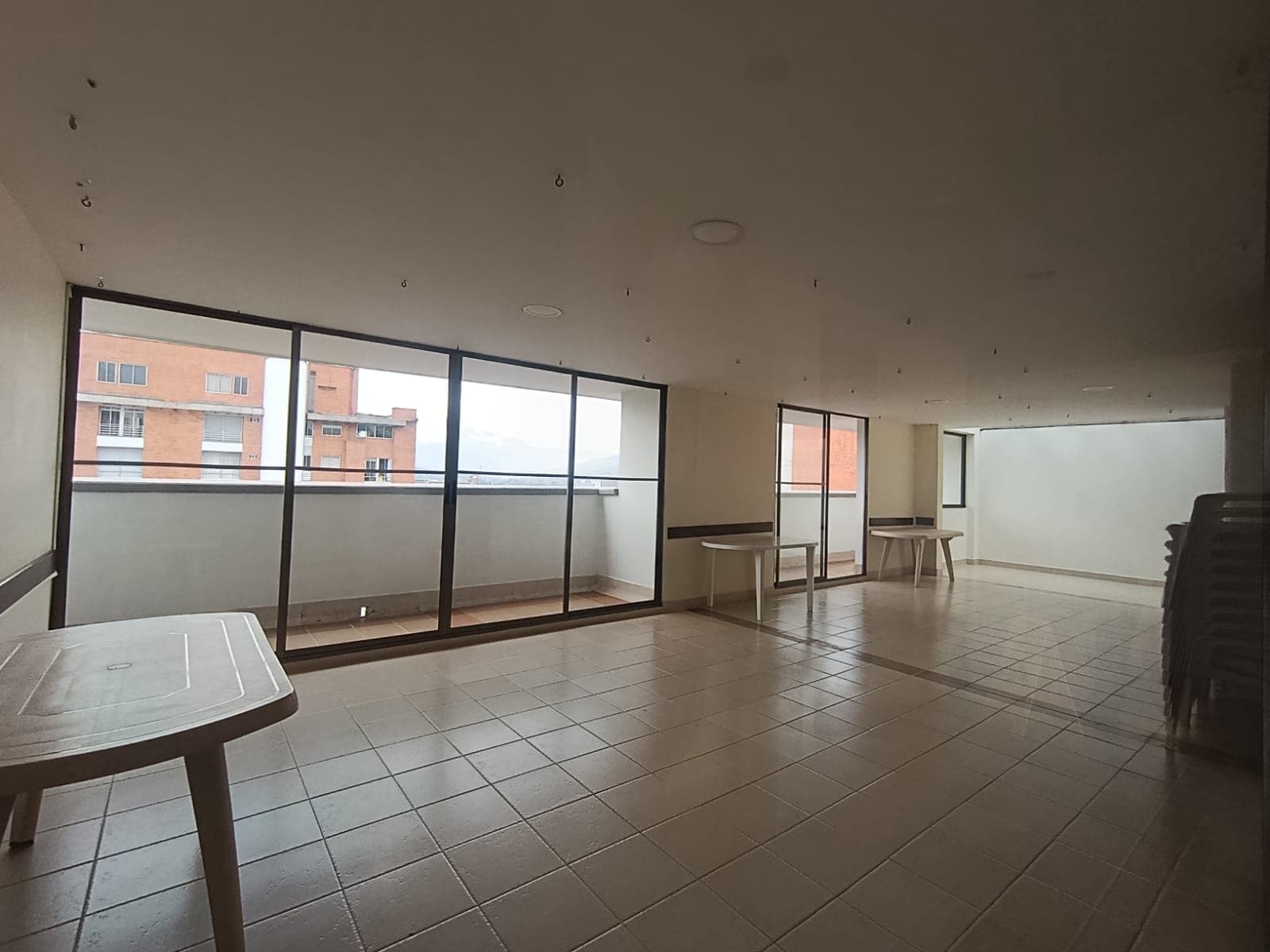 Apartamento en arriendo en Conquistadores, Laureles, Medellín — foto 3 de 20