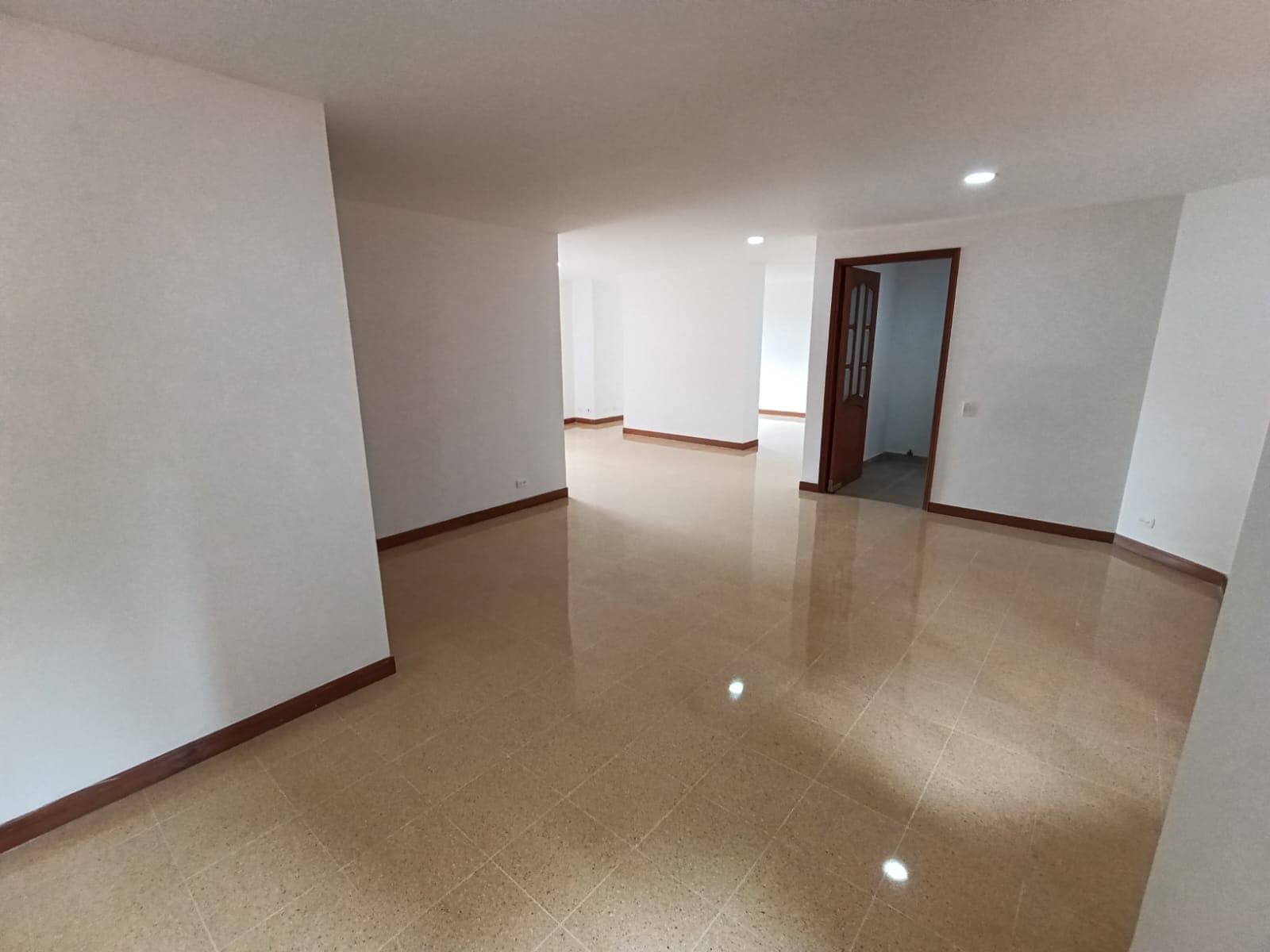 Apartamento en arriendo en Laureles Medellín — foto 3 de 20