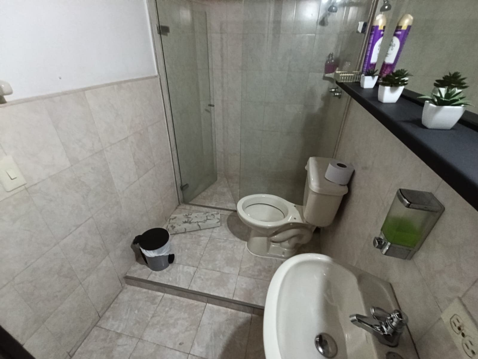 Casa Comercial en arriendo en Simón Bolívar Medellín, La America — foto 3 de 12
