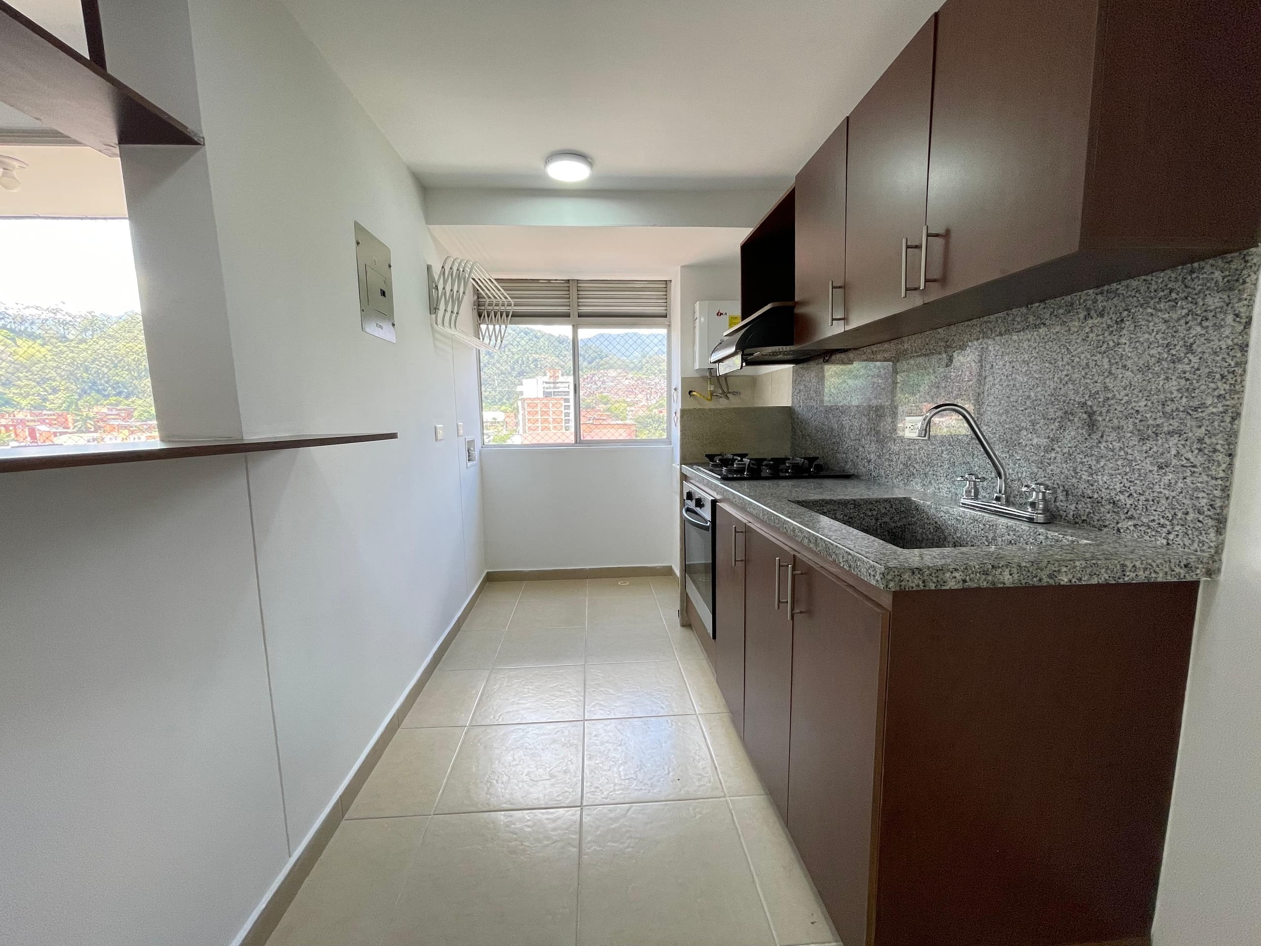 Apartamento en arriendo en Los Alpes, Belen, Medellín — foto 2 de 15