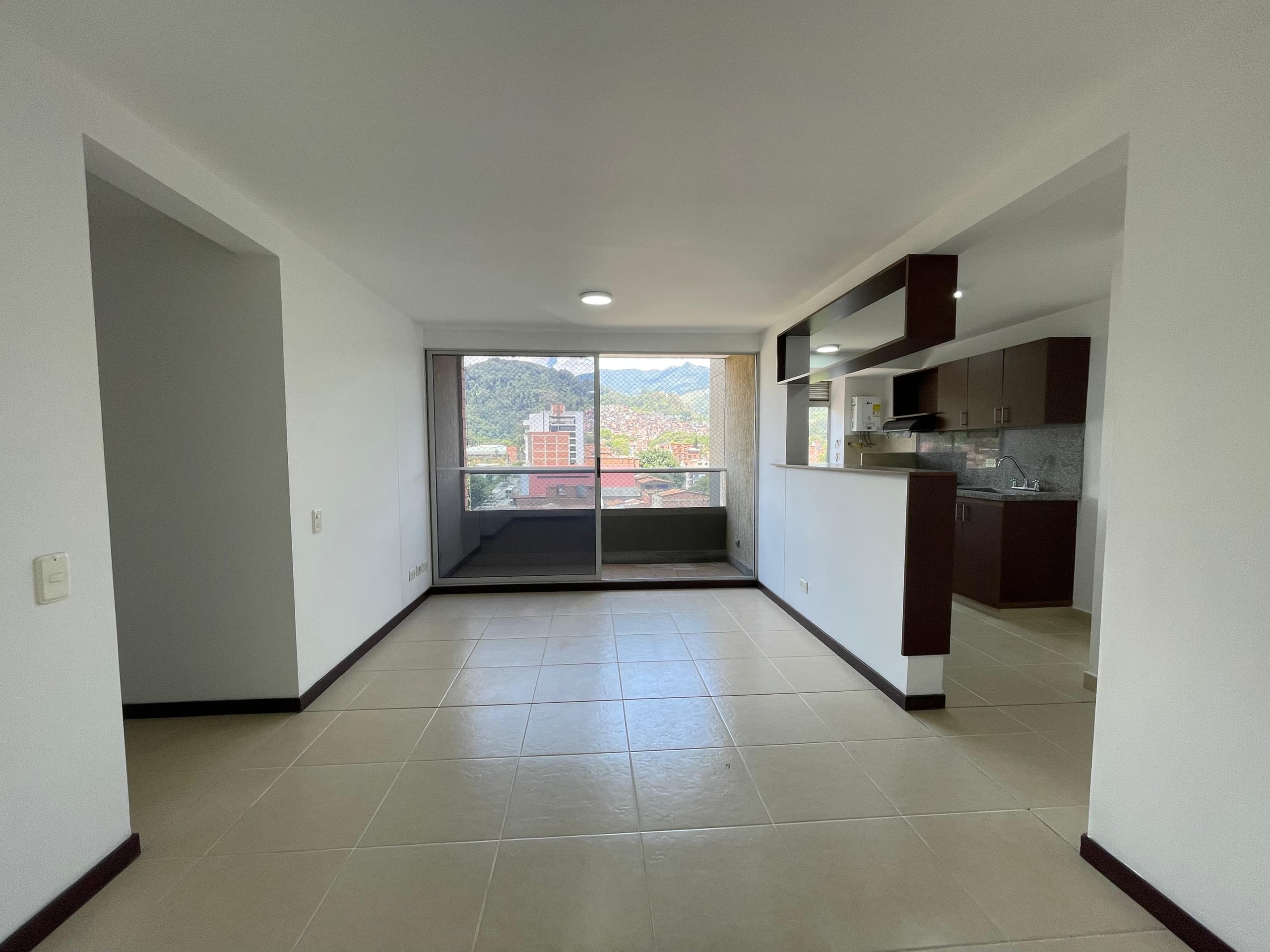 Apartamento en arriendo en Los Alpes, Belen, Medellín — foto 4 de 15