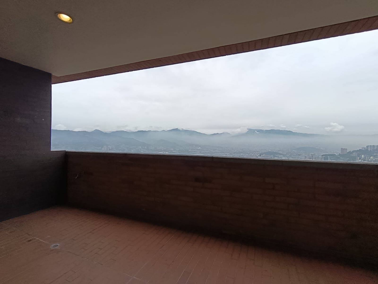 Apartamento en arriendo en La Visitacion Los Gonzalez, El Poblado, Medellín — foto 2 de 19