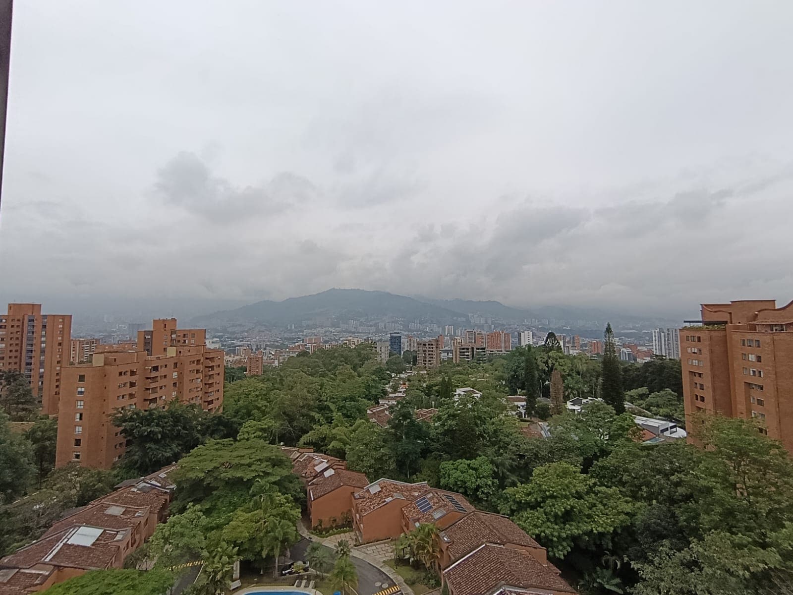 Apartamento en arriendo en La Frontera Campestre, El Poblado, Medellín — foto 1 de 16