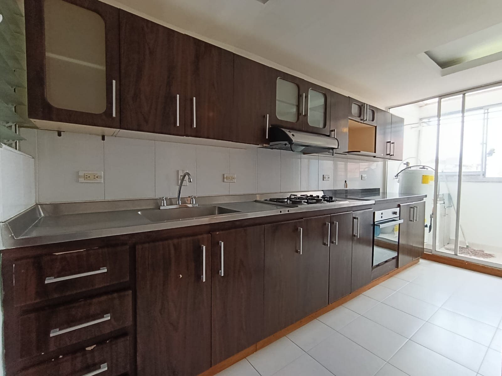 Apartamento en arriendo en La Frontera Campestre, El Poblado, Medellín — foto 3 de 16