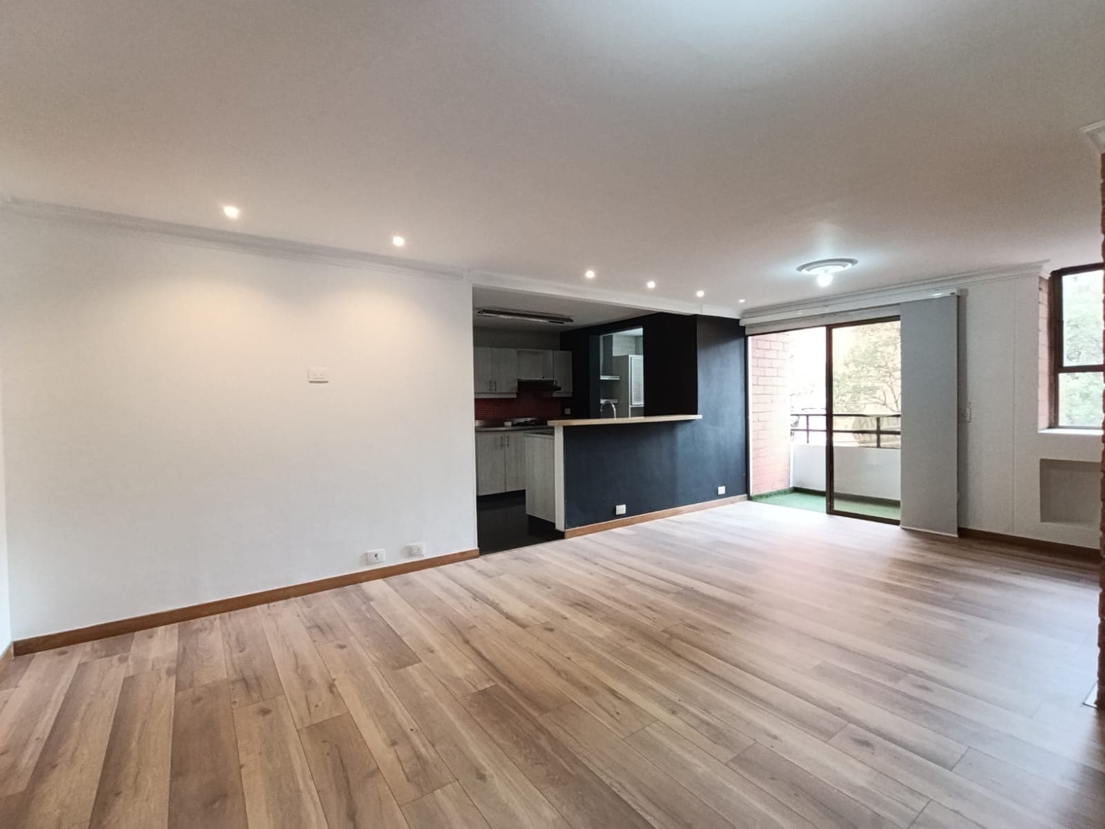 Apartamento en arriendo en Patio Bonito, El Poblado, Medellín — foto 2 de 17