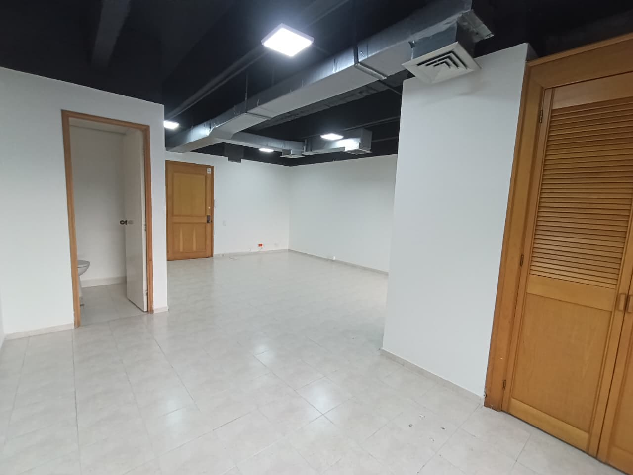 Oficina en arriendo en Manila, El Poblado, Medellín — foto 1 de 11