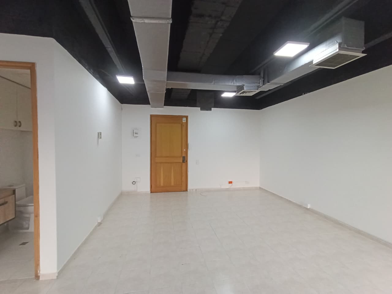 Oficina en arriendo en Manila, El Poblado, Medellín — foto 3 de 11