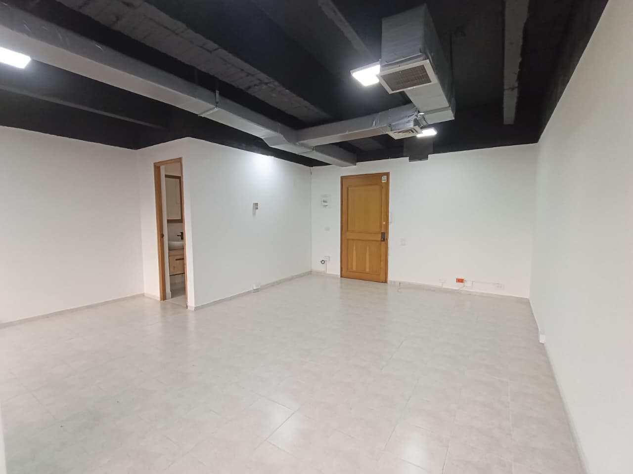 Oficina en arriendo en Manila, El Poblado, Medellín — foto 5 de 11