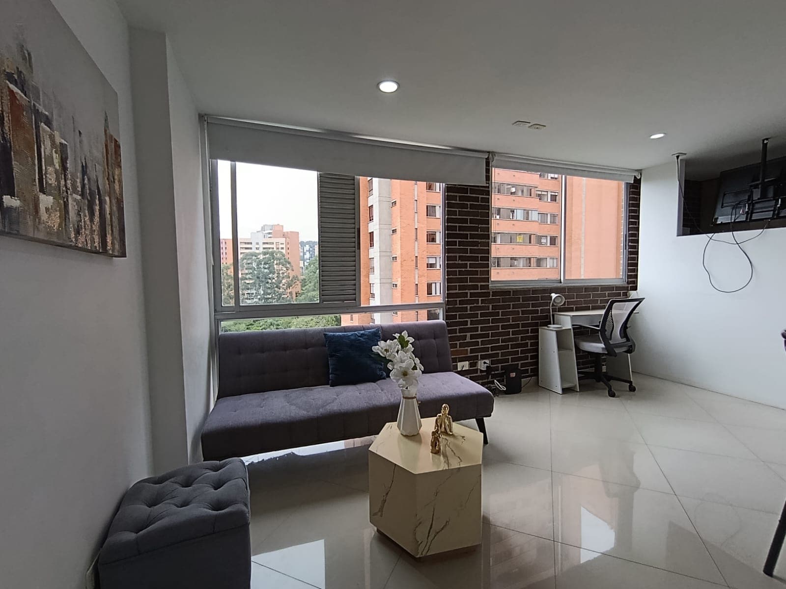 Apartaestudio en arriendo en El Tesoro, El Poblado, Medellín — foto 1 de 14