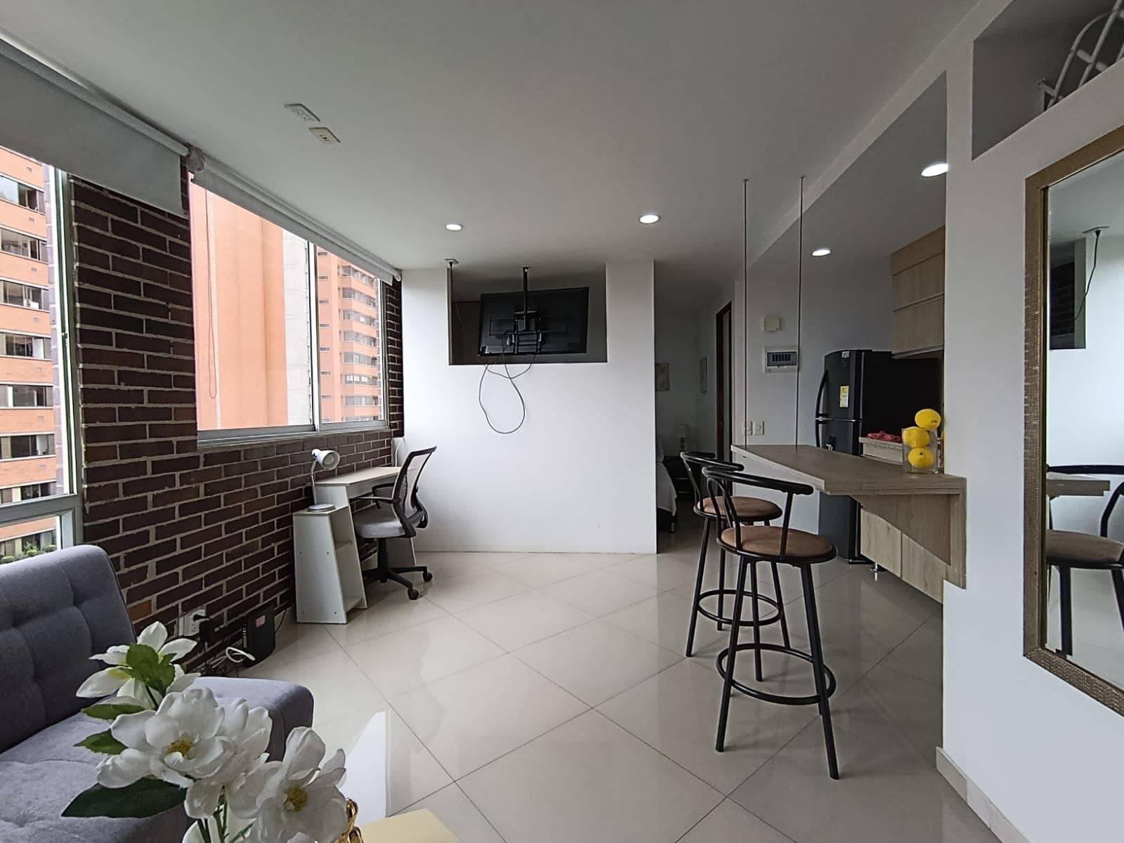 Apartaestudio en arriendo en El Tesoro, El Poblado, Medellín — foto 2 de 14