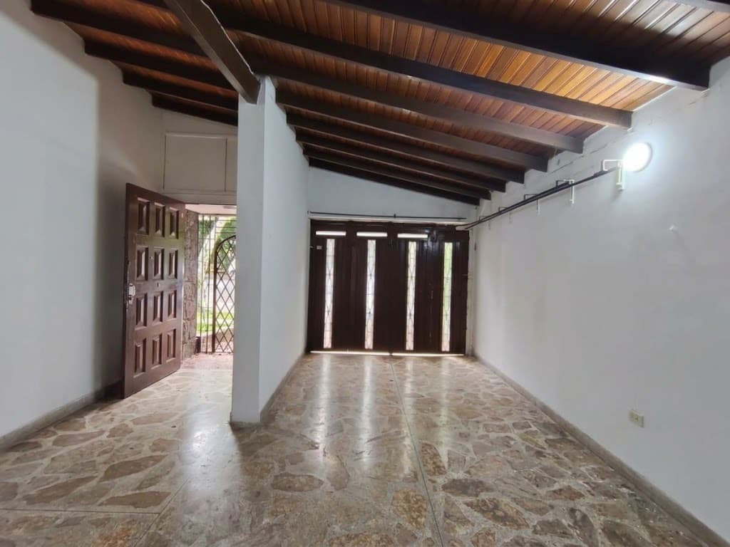 Casa Comercial en arriendo en El Velódromo, Laureles, Medellín — foto 2 de 19