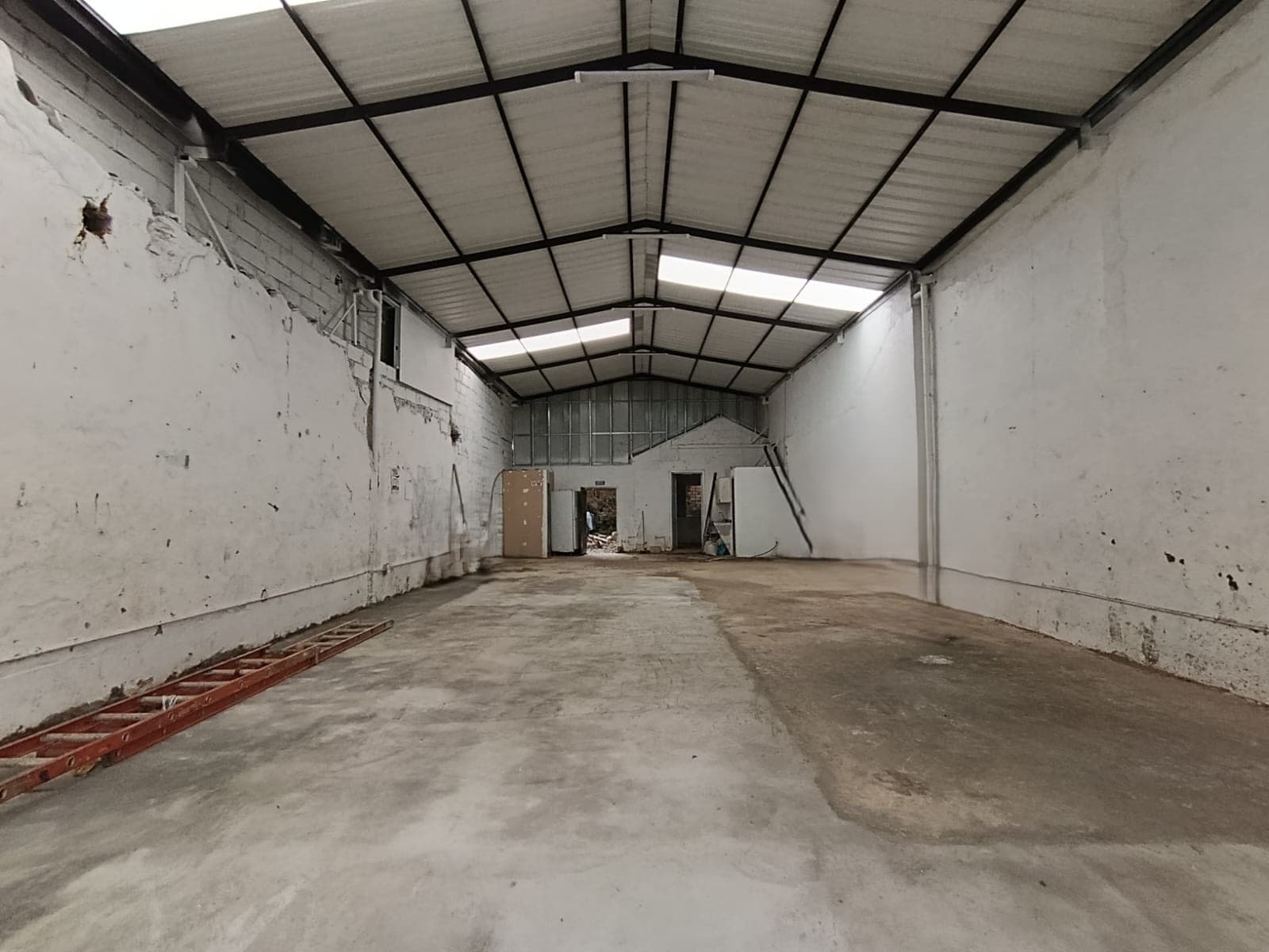 Bodega en arriendo en Campo Valdes, Centro, Medellín — foto 2 de 9
