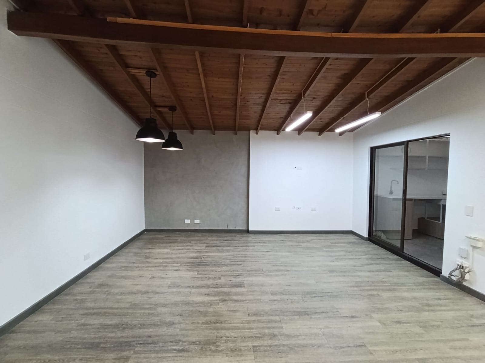 Oficina en arriendo en San Diego, El Poblado, Medellín — foto 1 de 15