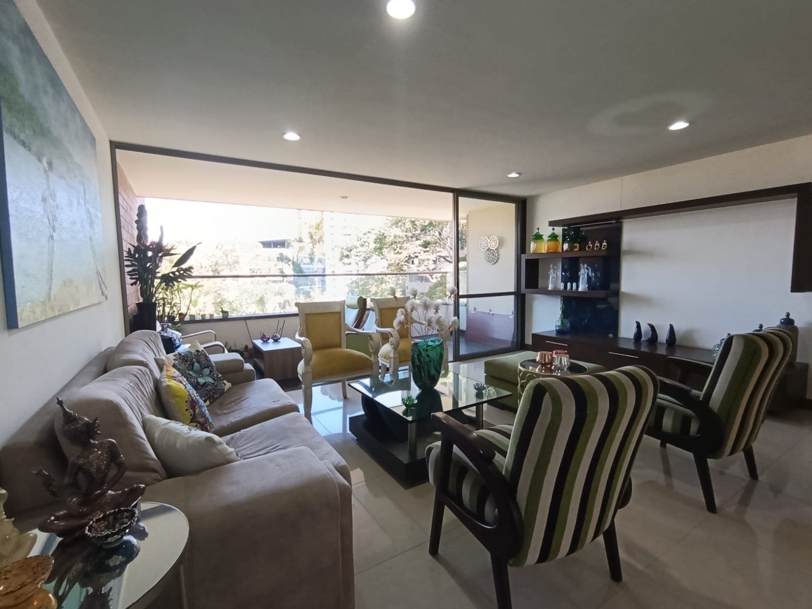Apartamento en arriendo en El Tesoro, El Poblado, Medellín — foto 1 de 19