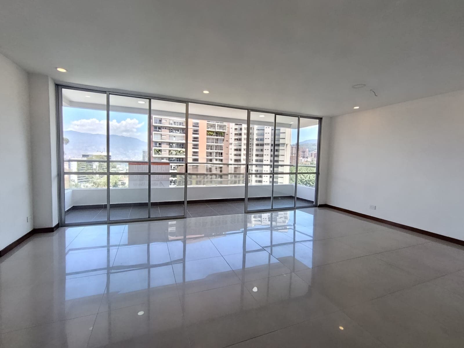 Apartamento En Arriendo En Los Balsos, Medellín