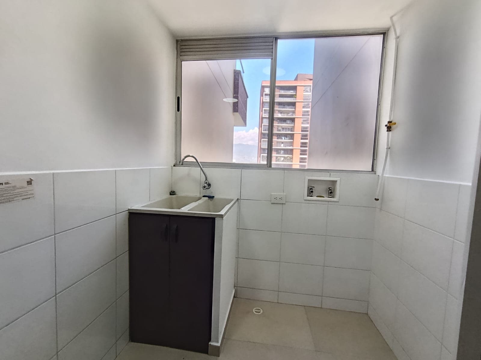 Apartamento en arriendo en Los Balsos, El Poblado, Medellín — foto 5 de 13