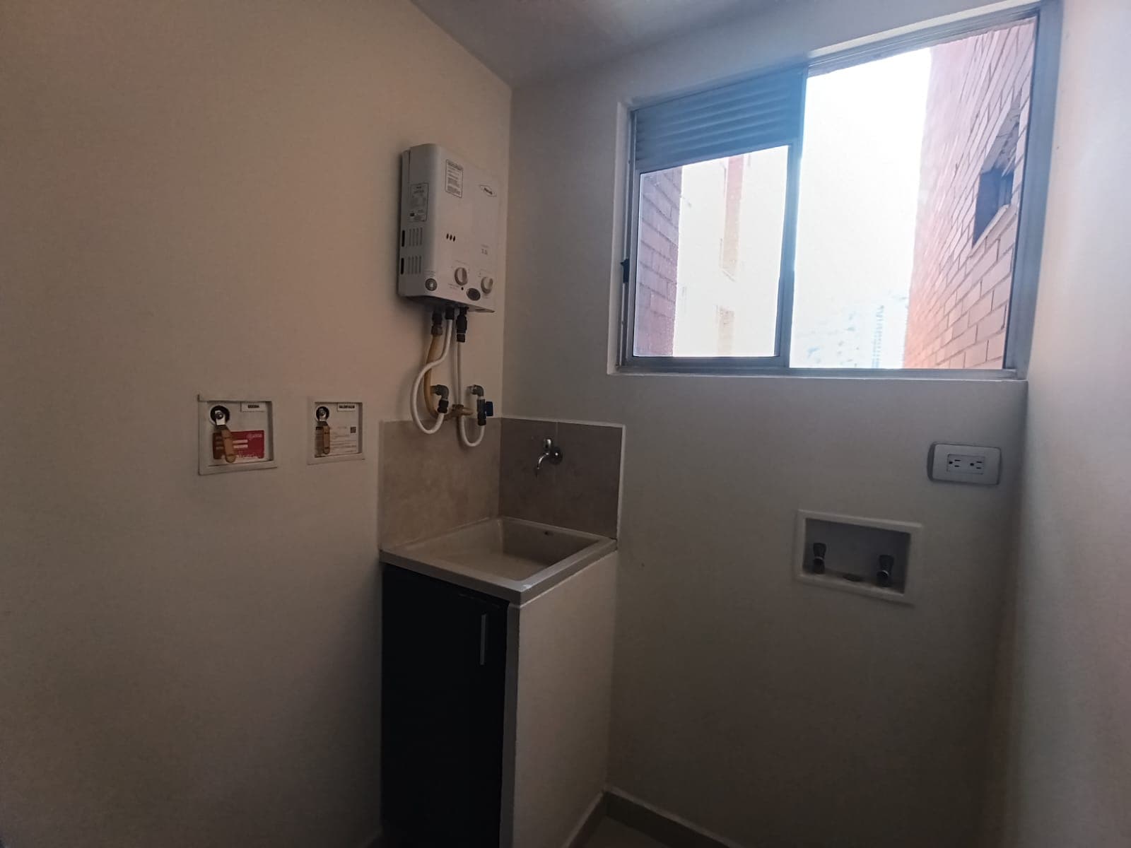 Apartamento en arriendo en Ciudad del Rio, El Poblado, Medellín — foto 3 de 20