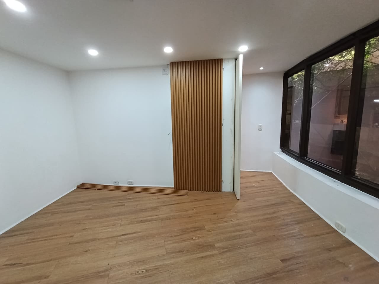 Oficina en arriendo en Castropol, El Poblado, Medellín — foto 2 de 13