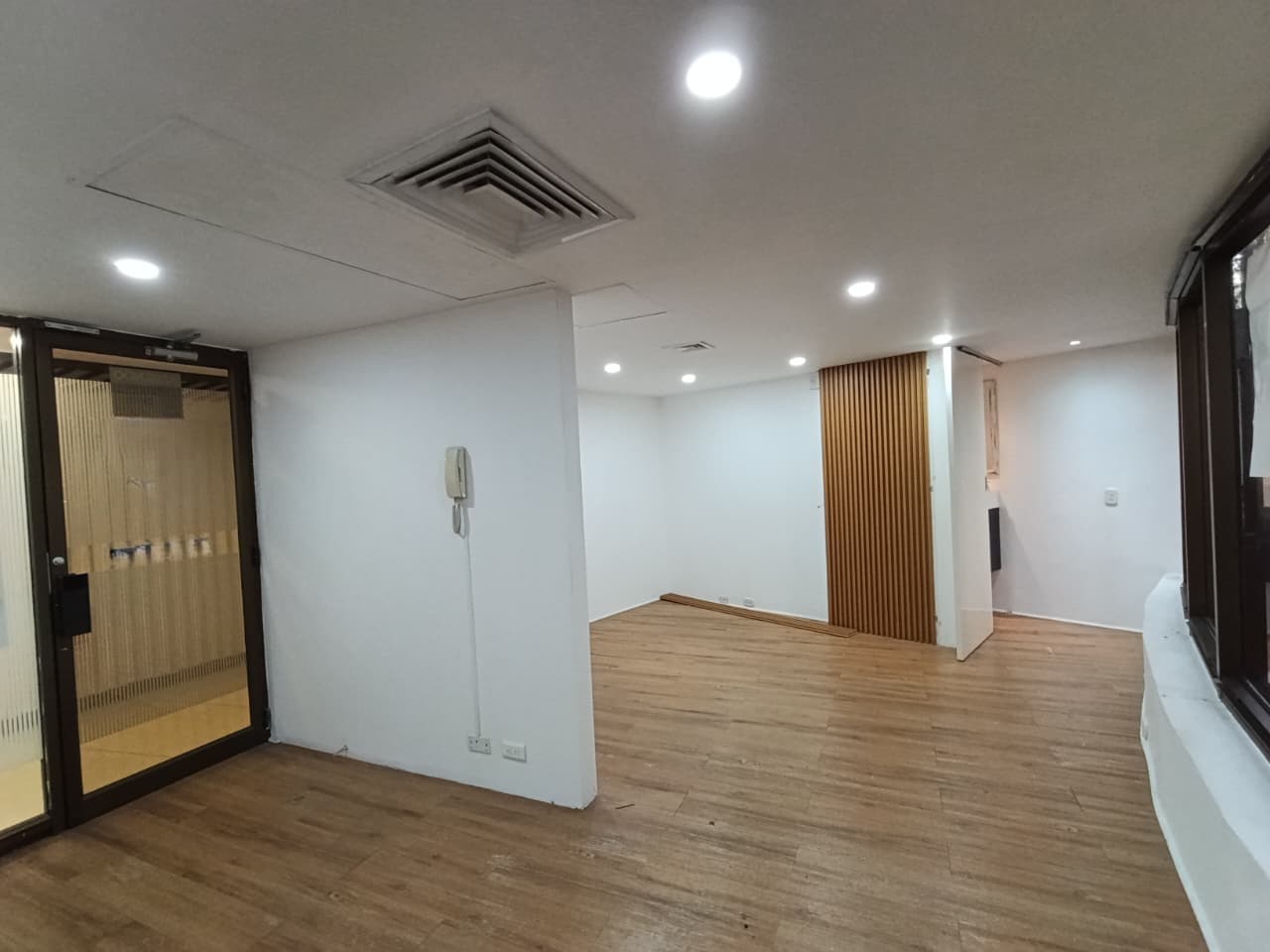 Oficina en arriendo en Castropol, El Poblado, Medellín — foto 4 de 13