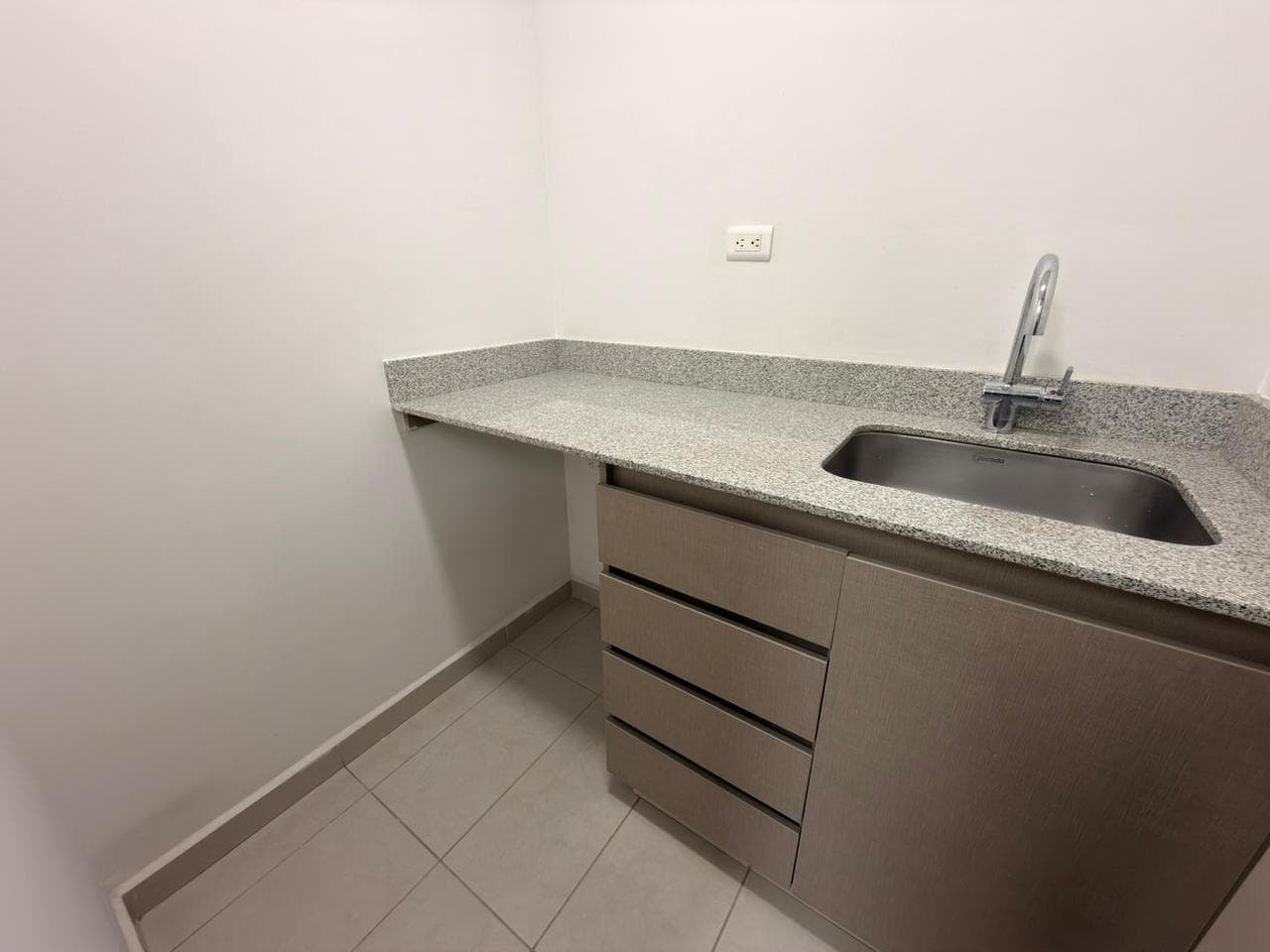Oficina en arriendo en El Nogal Los Almendros, Belen, Medellín — foto 2 de 9