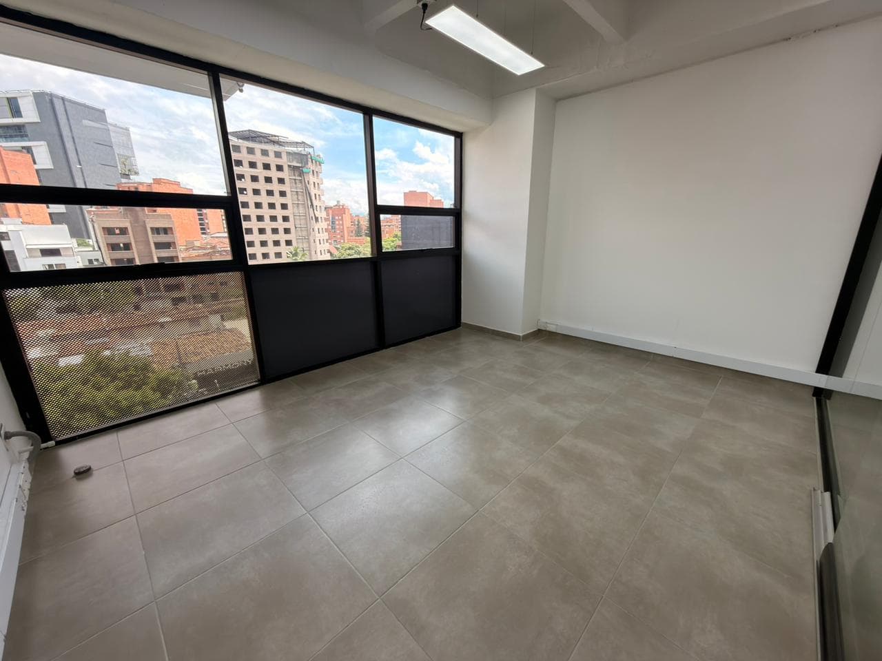 Oficina en arriendo en El Nogal Los Almendros, Belen, Medellín — foto 5 de 9