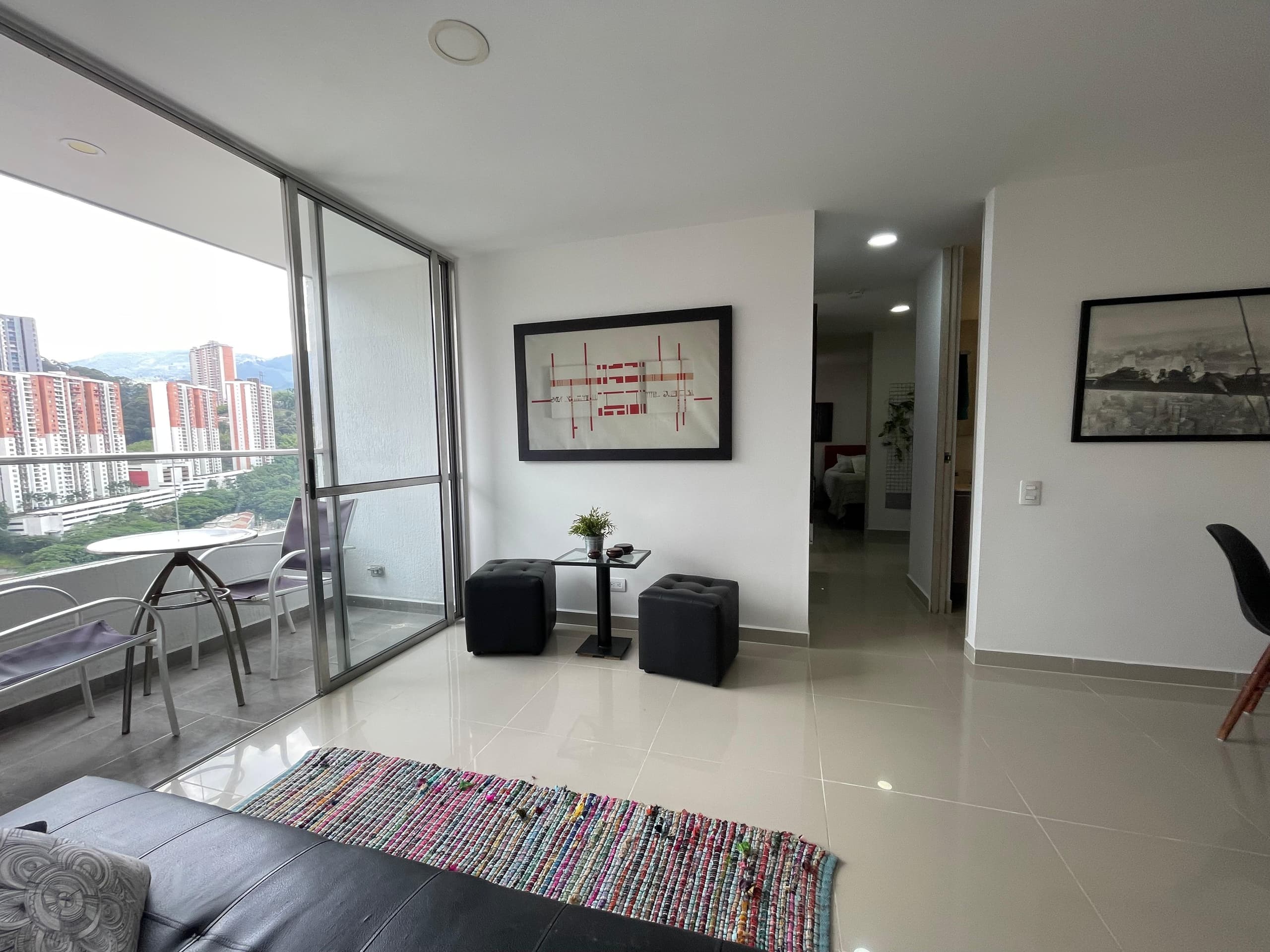 Apartamento en arriendo en Prados de Sabaneta — foto 2 de 19